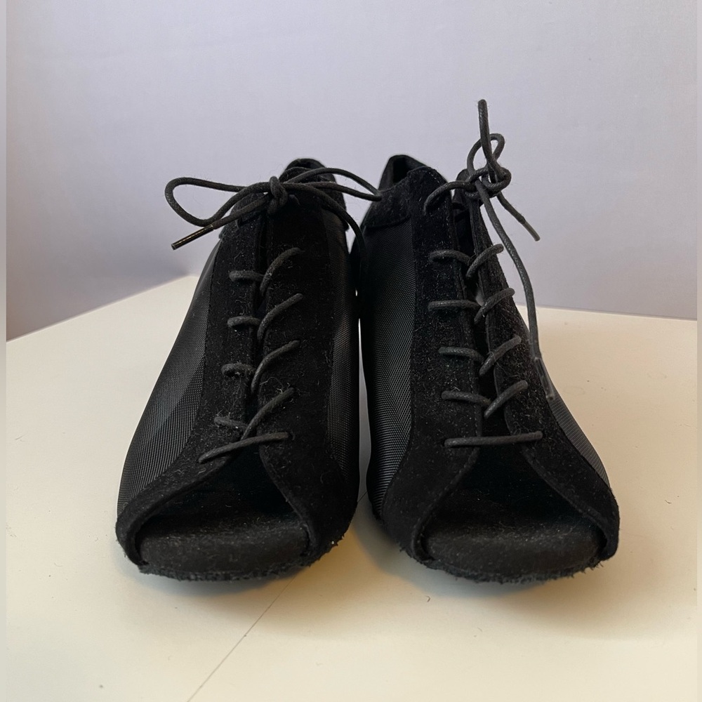 Capezio Beatrice Ballroom Dance Shoes 10W Black Suede & Mesh Lace Up - Picture 10 of 11